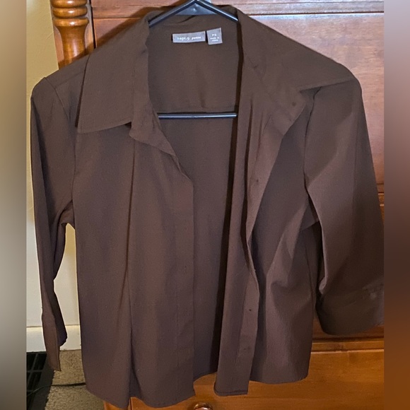 Apt. 9 Tops - Apt 9 NWOT chocolate brown petite small classic button down w 3/4 length sleeves